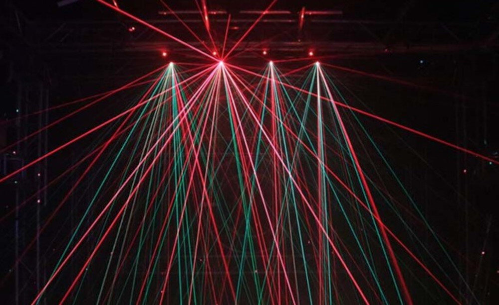 Reflektor LIGHT4ME Spider Strobo - efekt LED w akcji, 8 mocnych diod 10 W