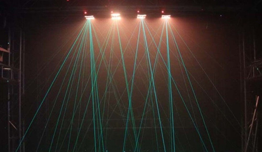 Reflektor LIGHT4ME Spider Strobo - Mobilność i wszechstronność, waga 1.5 kg