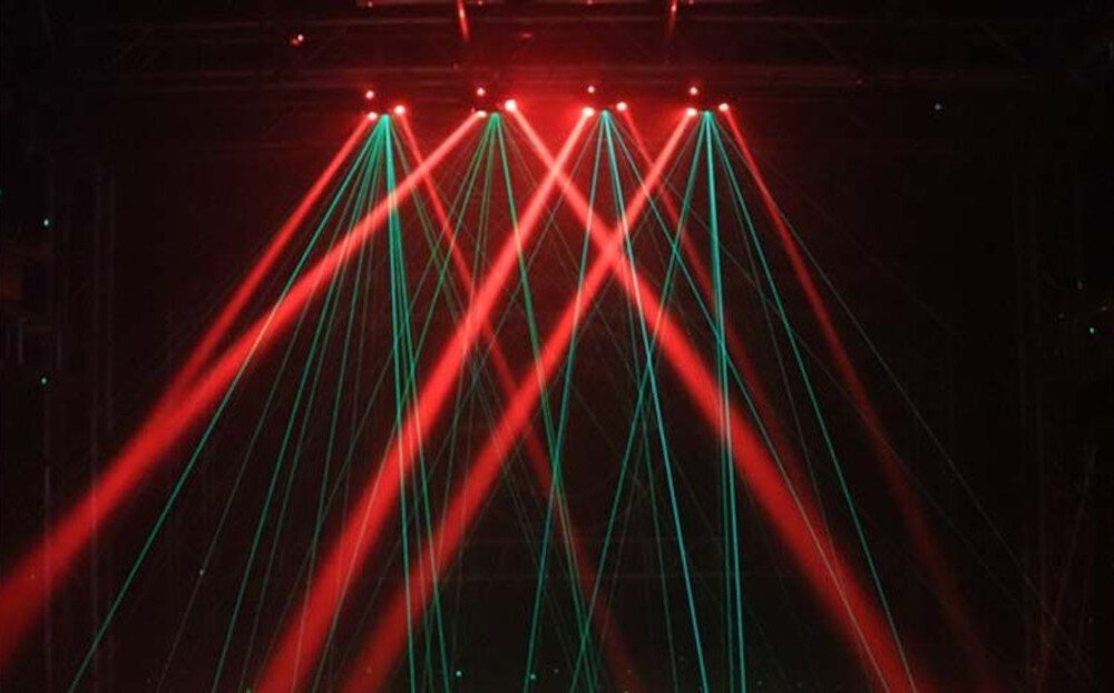 Reflektor LIGHT4ME Spider Strobo - Prostota montażu, złącza DMX