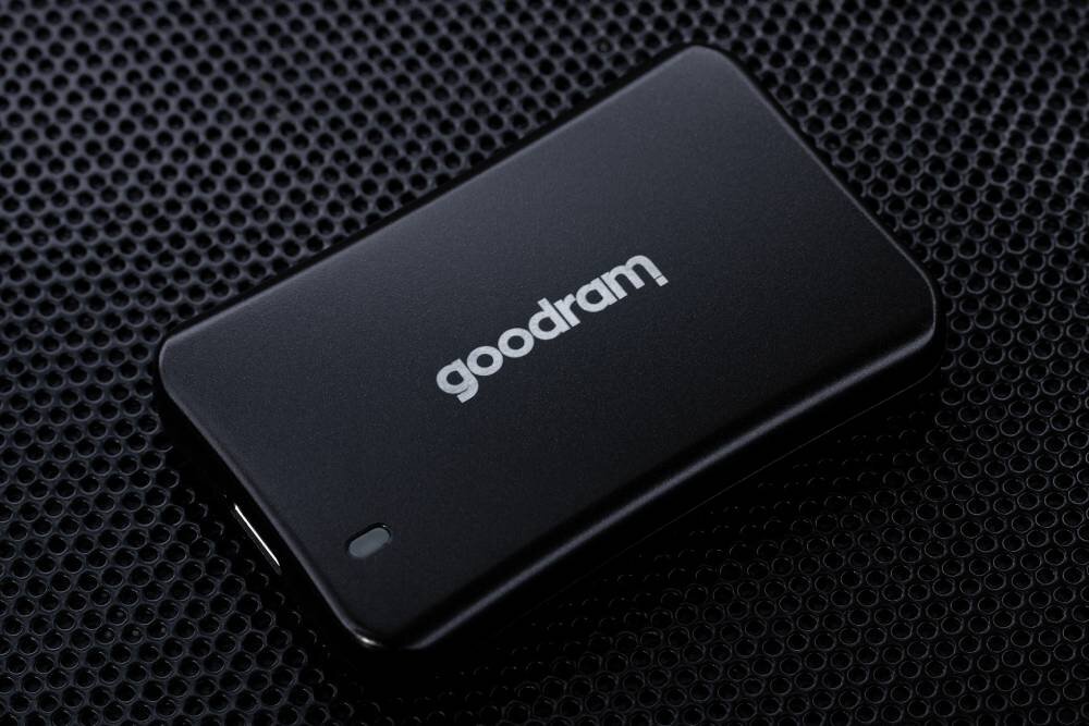 Dysk GOODRAM HX200 2TB SSD Czarny opis