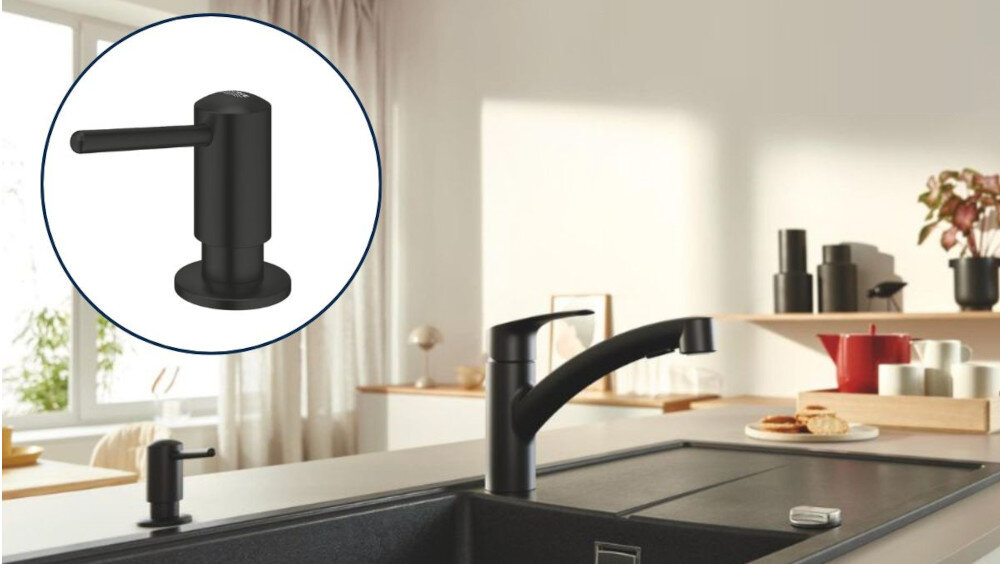DOZOWNIK GROHE CONTEMPORARY 500 ML 1021652430 CZARNY MAT lifestyle zbliżenie kuchnia wygląd styl kolor czarny higiena Klasyczny kształt
