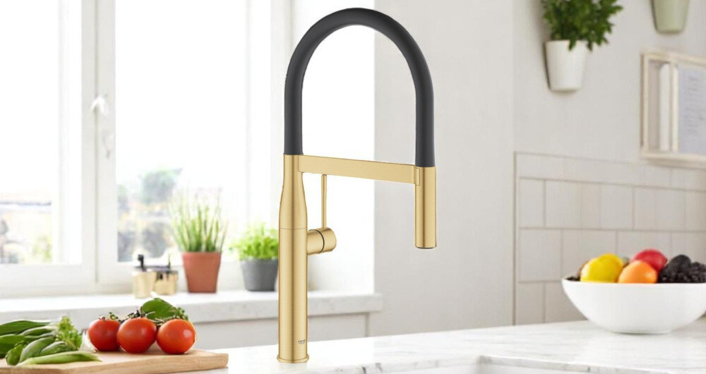 Bateria GROHE Essence 30294GN0 wygląd całościowy obrotowa wylewka korzystanie wygoda obracanie SilkMove kontrola precyzja design dźwignia