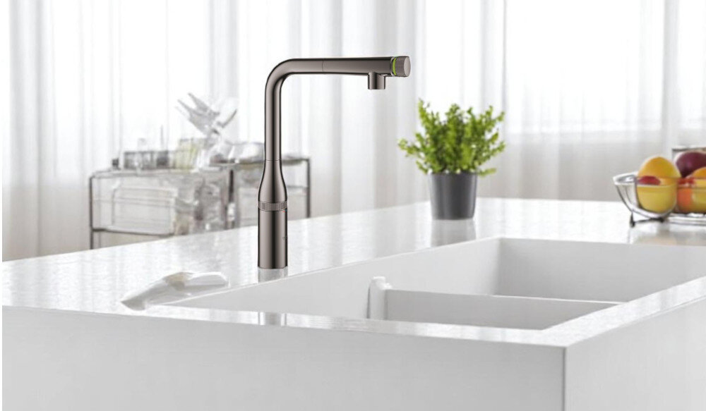 Bateria GROHE Essence SmartControl 31615A00 Czarny lifestyle bateria front lewo prawo styl wygląd obsługa dźwignia