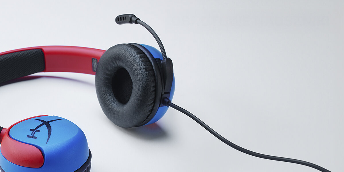 HYPERX Cloud Mini obrócić nauszniki klatce piersiowej ruchoma konstrukcja - słuchawki na jasnym tle