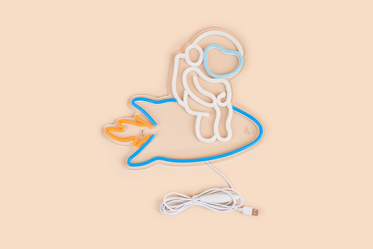 Neon LED MANTA Astronauta USB-A komputera, powerbanku czy ładowarki szybkie i proste