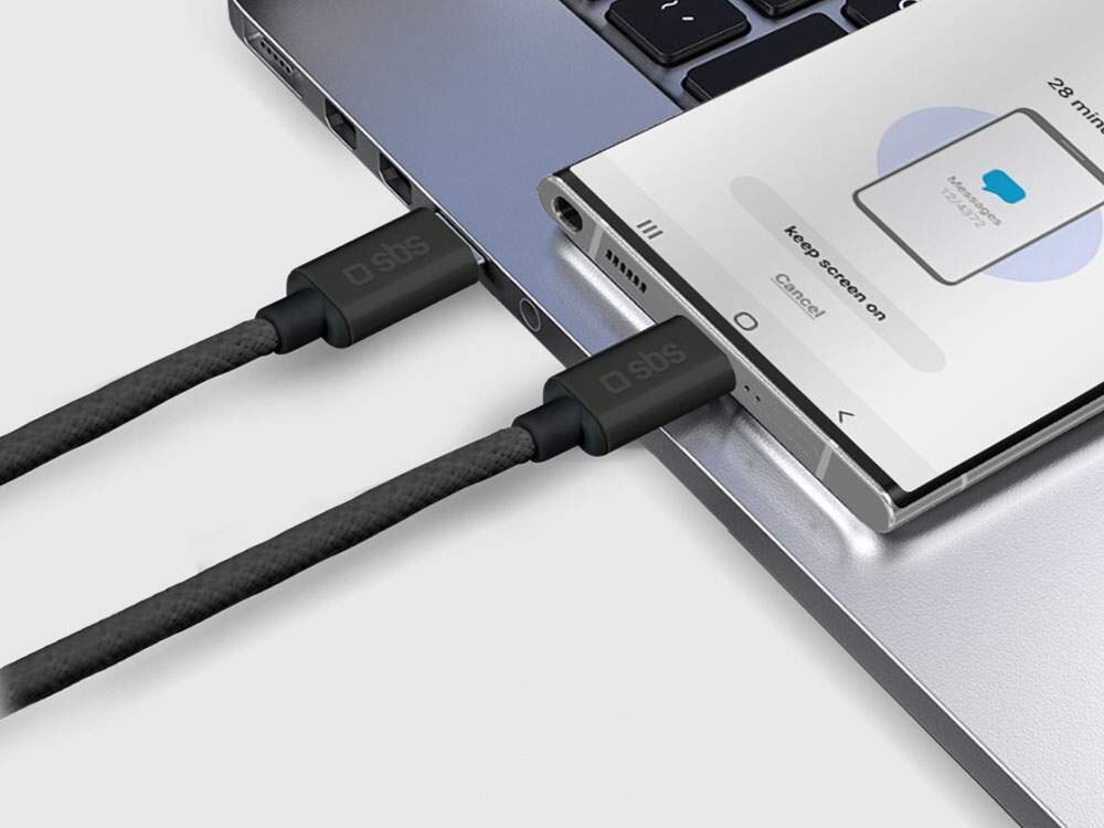 Kabel SBS USB-C obsługuje ładowanie do 100W Power Delivery do szybkiego i bezpiecznego ładowania smartfonów, tabletów i laptopów.