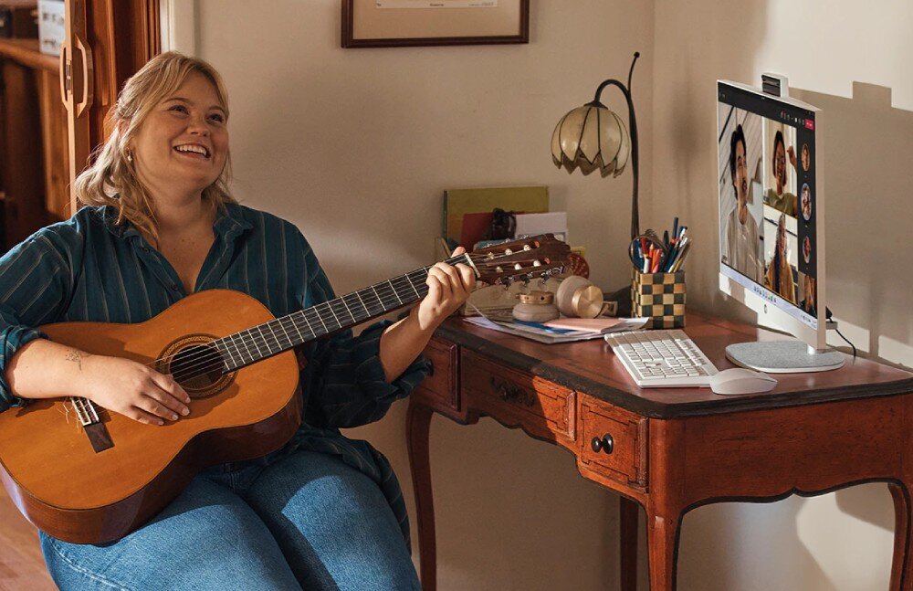 Komputer HP 24-CR0312nw 23.8 IPS R5-7520U 16GB RAM 512GB SSD Windows 11 Home głośniki kamera nagrywanie