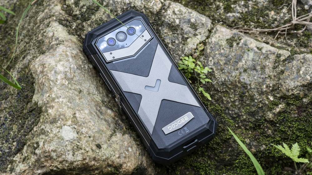 Smartfon DOOGEE V Max Pro cechy lifestyle skały