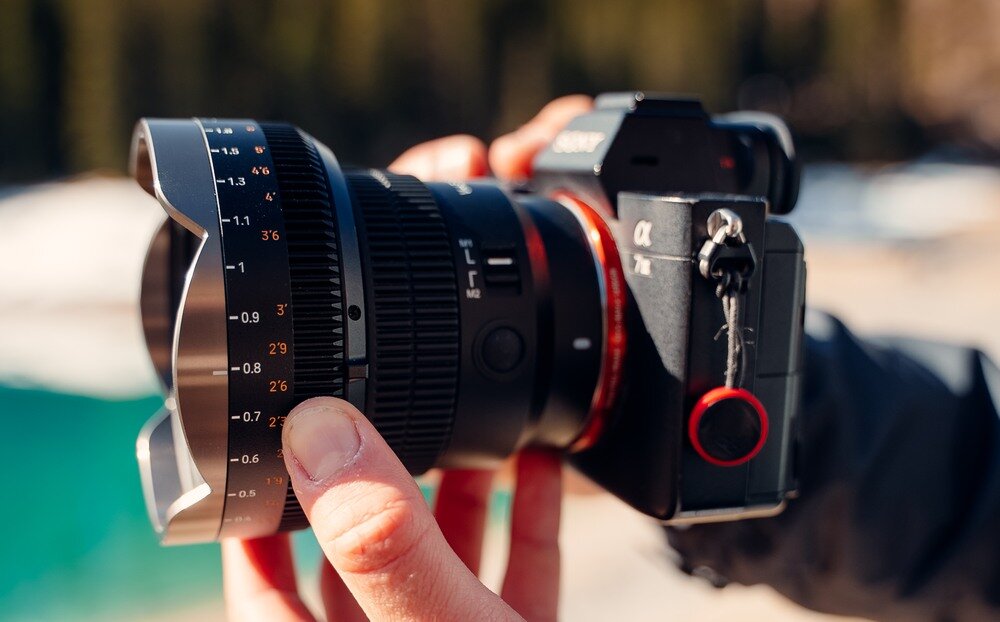 Adapter SAMYANG V-AF MF Funkcjonalność