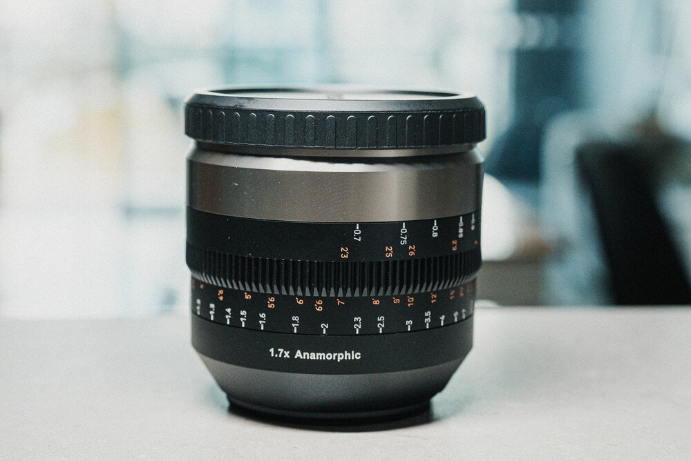 Adapter SAMYANG Anamorphic V-AF lampa