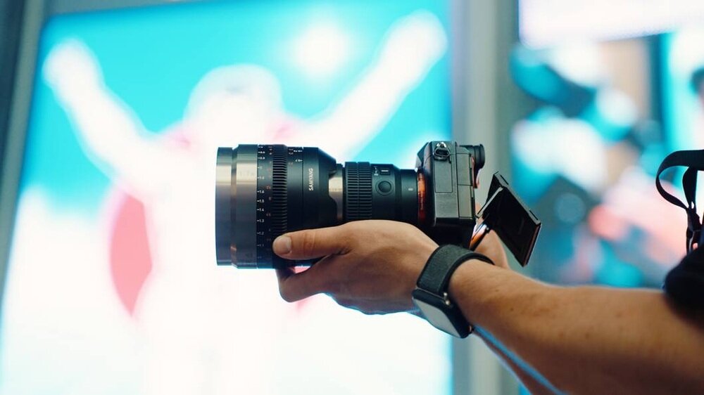 Obiektyw SAMYANG V-AF 24 mm T1.9  bokeh 