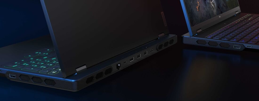 Laptop LENOVO Legion Pro 7 - USB-A (USB 3.2 Gen 1) Thunderbolt 4 (USB4)