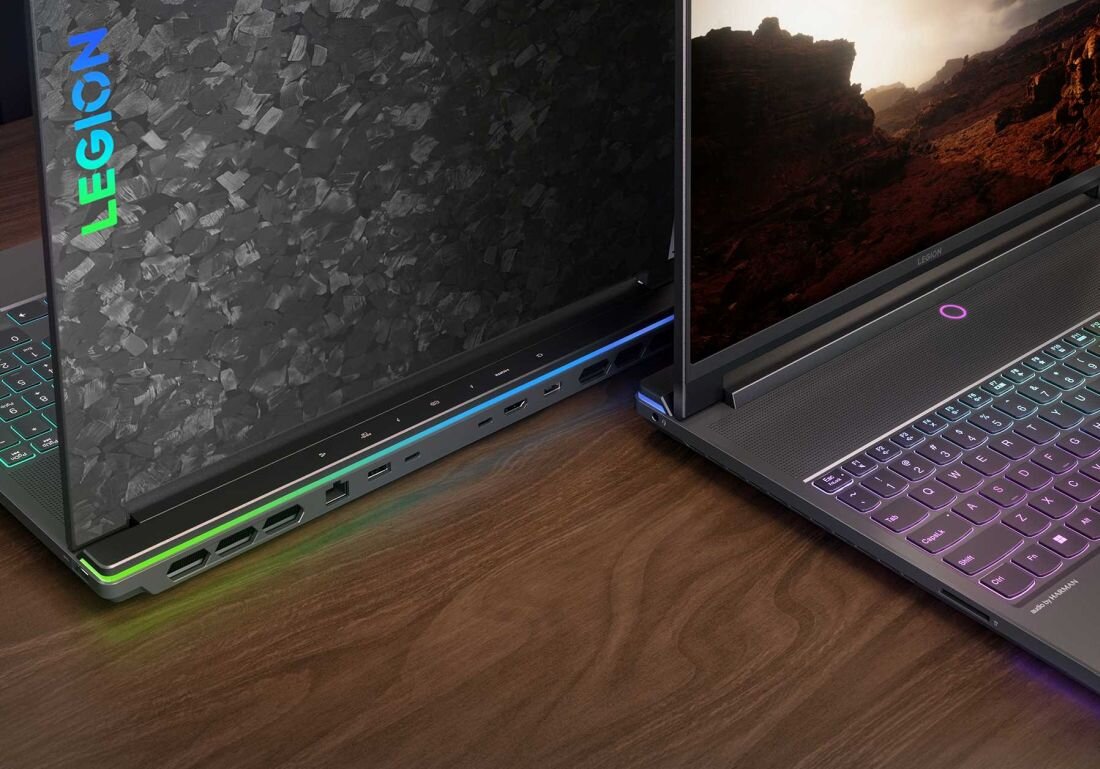 Laptop LENOVO Legion 9 - USB-A 3.2 Gen 1 USB-C HDMI 