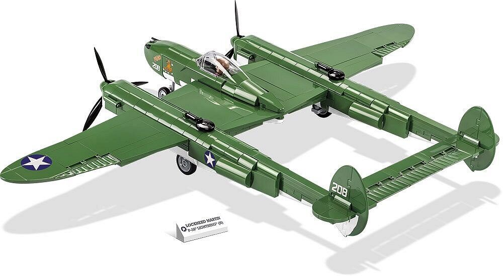 Klocki plastikowe COBI Historical Collection World War II Lockheed P-38 H Lightning COBI-5726 obracające się śmigła, składane podwozie, ruchome lotki oraz otwieraną kabinę
figurka pilota klocek z nadrukowaną nazwą zestawu i logo Lockheed Martin