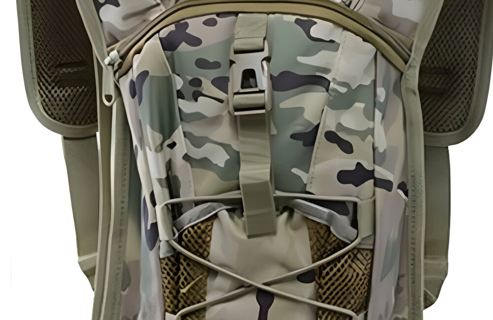 Plecak EXTRALINK Military MIL-1121 Moro zbliżenie na przednią kieszeń wewnętrzne kieszenie kieszeń pod częścią plecową szybki dostęp do niezbędnego ekwipunku