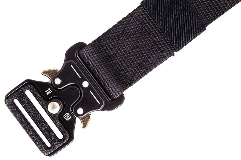 Pas taktyczny EXTRALINK Military MIL-689 Czarny zbliżenie na szlufkę elastyczna szlufka możliwość regulacji długości do 120 cm dopasowanie do różnych sylwetek pas stabilnie przylega do ciała nie ogranicza ruchów komfort noszenia