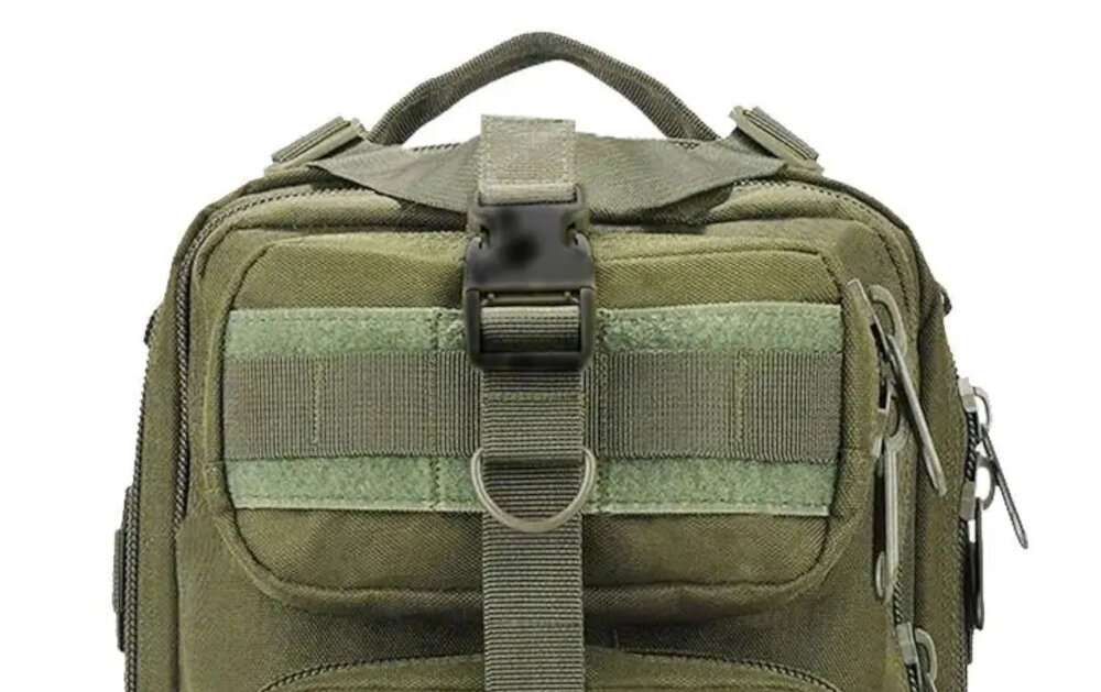 Plecak EXTRALINK Military MIL-665 Moro zbliżenie na uchwyt transportowy waga około 1,4 kg uchwyt transportowy lekki i wygodny do noszenia swoboda ruchów wytrzymałość wodoodporność przemyślana organizacja