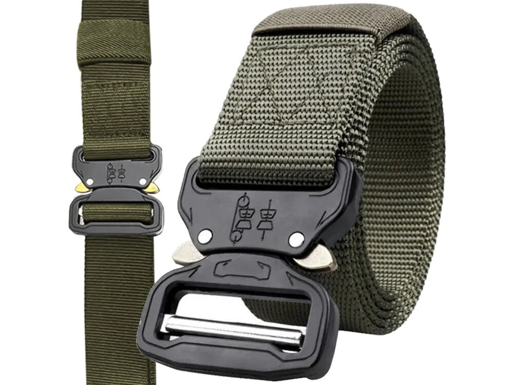 Pas taktyczny EXTRALINK Military MIL-675 Zielony zwinięty pasek na białym tle widoczny od przodu pod skosem obok pasek ze zbliżeniem na klamrę klamra Quick Release o szerokości 5 cm błyskawiczne zapinanie i odpinanie pasa w każdej sytuacji zwiększa wygodę użytkowania i oszczędza czas stabilne zamocowanie klamry umożliwia pewne trzymanie paska