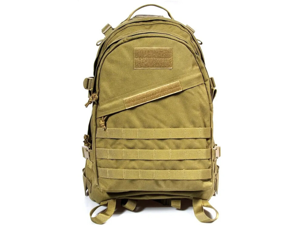 Plecak EXTRALINK Military MIL-660 Brązowy plecak na białym tle widoczny od przodu z poliestru 600D z powłoką PVC odporny na przetarcia uszkodzenia mechaniczne i wodę ochrona przed deszczem oraz przypadkowymi uszkodzeniami sprzęt zachowuje trwałość