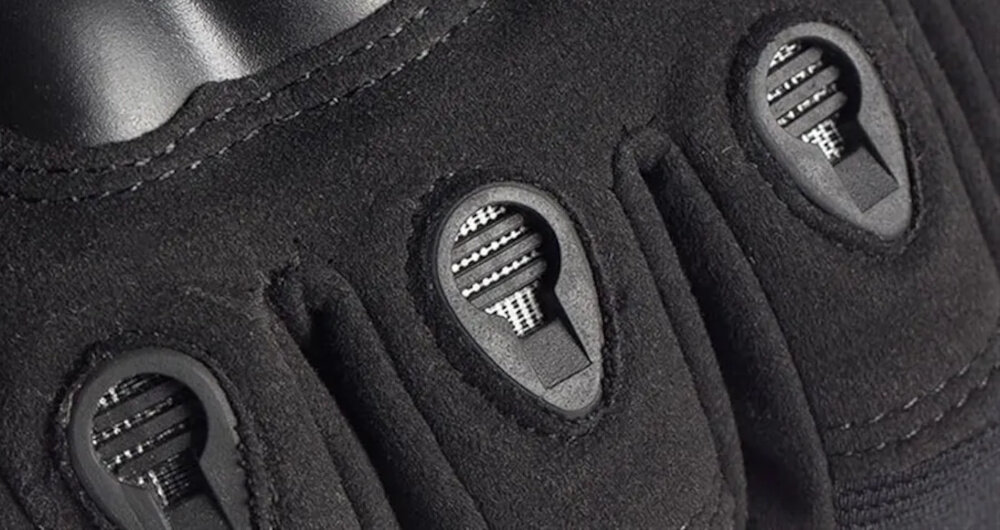 Rękawice taktyczne EXTRALINK MIL-695 (rozmiar XL) Czarny zbliżenie na otwory wentylacyjne wewnętrzna część rękawic ma otwory wentylacyjne odprowadzają wilgoć i zapobiegają przegrzewaniu dłoni suchość i komfort