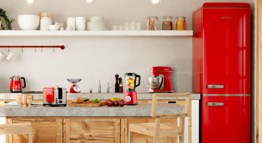 Robot kuchenny planetarny ETA Gratus Storio II 204390020 1200W z maszynką do mięsa Czerwony tło kuchenne czerwone sprzęty na blacie czerwona lodówka czerwony toster czerwona waga czerwony robot srebrna misa z uchwytem srebrne elementy  funkcja regulacji prędkości pełna kontrola stabilizator utrzymuje stałą prędkość przycisk PAUZA przerwanie pracy w dowolnym momencie regulowana wysokość trzepaczki wbudowane podświetlenie misy