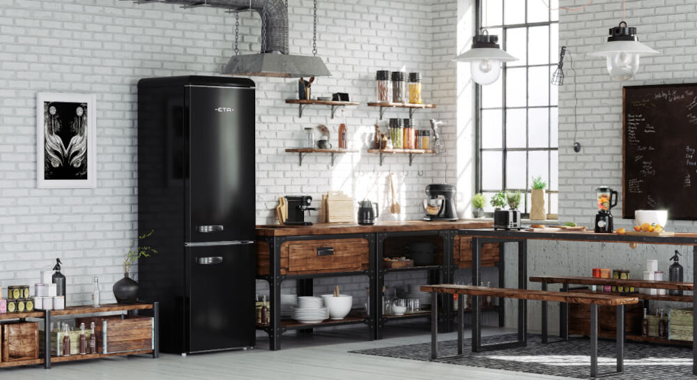 Robot kuchenny planetarny ETA Gratus Storio II 204390030 1200W z maszynką do mięsa Czarny ciemna kuchnia robot stoi na blacie czarny kolor drebrna misa z uchwytem srebrne elementy czarne sprzęty na blacie komfort i bezpieczeństwo antypoślizgowe nóżki bezpiecznik termiczny odchylane ramię waży 11 kg wymiary 38 × 37,5 × 26,5 cm głośność 80 dB(A) przewód o długości 1,4 m 