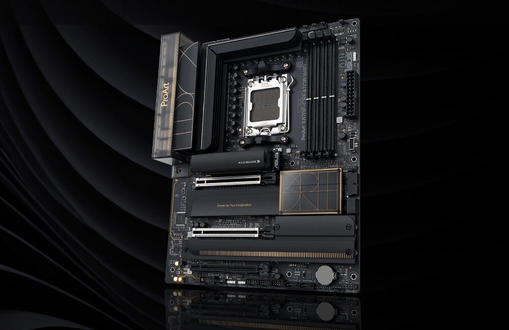 Płyta główna ASUS ProArt X870E-Creator WiFi Płyta główna na ciemnym tle z widocznymi slotami pamięci RAM, gniazdem procesora i osłonami sekcji zasilania, wygląd, styl, konstrukcja