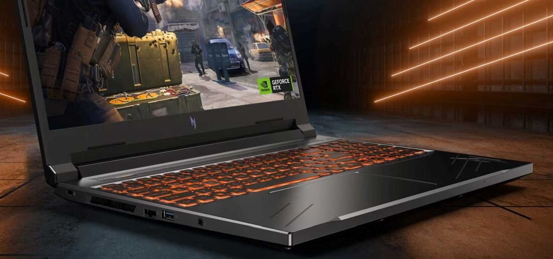 Laptop ACER Nitro V 16 - HDMI 2.1 (z HDCP) USB-A 3.2 Gen. 1 USB Type-C 