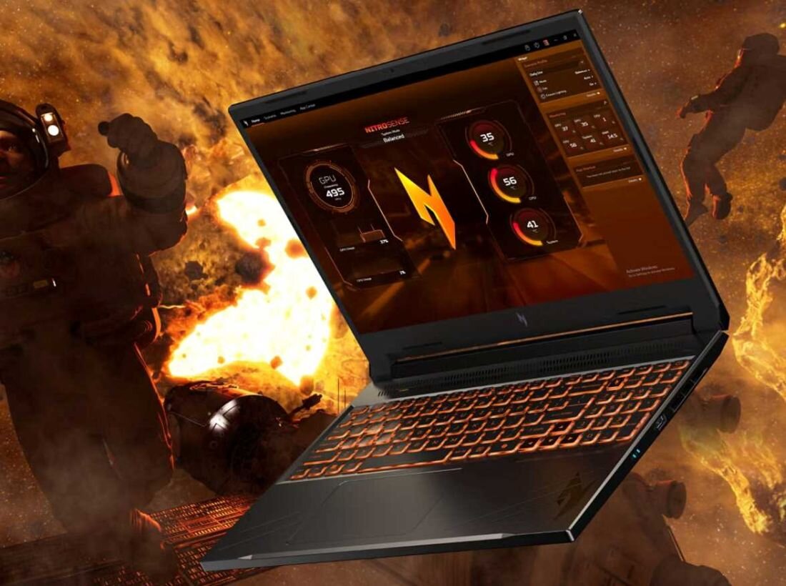 Laptop ACER Nitro V 16 - Podświetlana klawiatura 