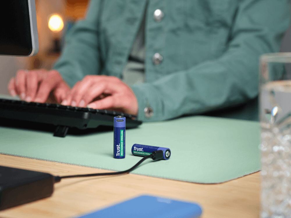 Akumulatorki AA 1700 mAh USB-C TRUST (2 szt.) ładowanie akumulatora przez kabel usb-C