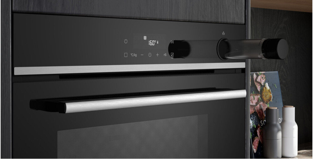 PIEKARNIK SIEMENS HR532GBS3 lifestyle piekarnik bok panel wyświetlacz temperatura funkcje opcje wysunięty pojemnik na wodę Automatyczny dobór programu książka kucharska cookControl15 15 programów dobór ustawień parametrów