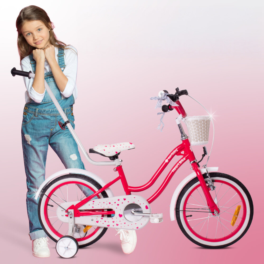 Rower dziecięcy SUN BABY Heart Bike 14 cali dla dziewczynki Malinowy  dziecko stoi za rowerkiem rower widoczny z boku zdjęcie na różowym tle dla dzieci w wieku od 3 do 5 lat trwałość wytrzymałość mocna konstrukcja