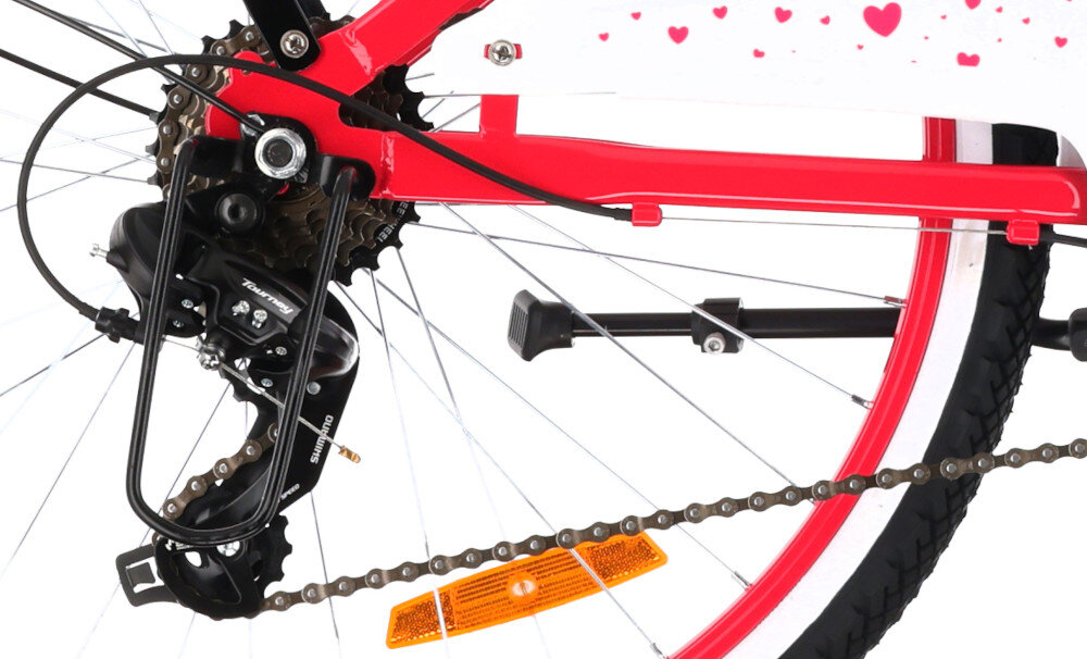 Rower młodzieżowy SUN BABY Heart Bike 24 cale dla dziewczynki Fuksjowy zbliżenie na przerzutkę zdjęcie na białym tle 7 biegów obrotowa manetka Revoshift tylna przerzutka SHIMANO Tourney przerzutki SHIMANO duża wytrzymałość sprawne działanie płynna bezproblemowa zmiana biegów