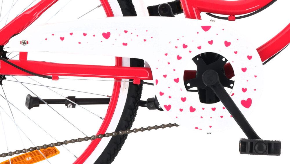 Rower młodzieżowy SUN BABY Heart Bike 24 cale dla dziewczynki Fuksjowy zbliżenie na osłonę łańcucha zdjęcie na białym tle osłona łańcucha grafika w serduszka zabezpiecza łańcuch przed brudem błotniki elegancki wygląd osłaniają odzież