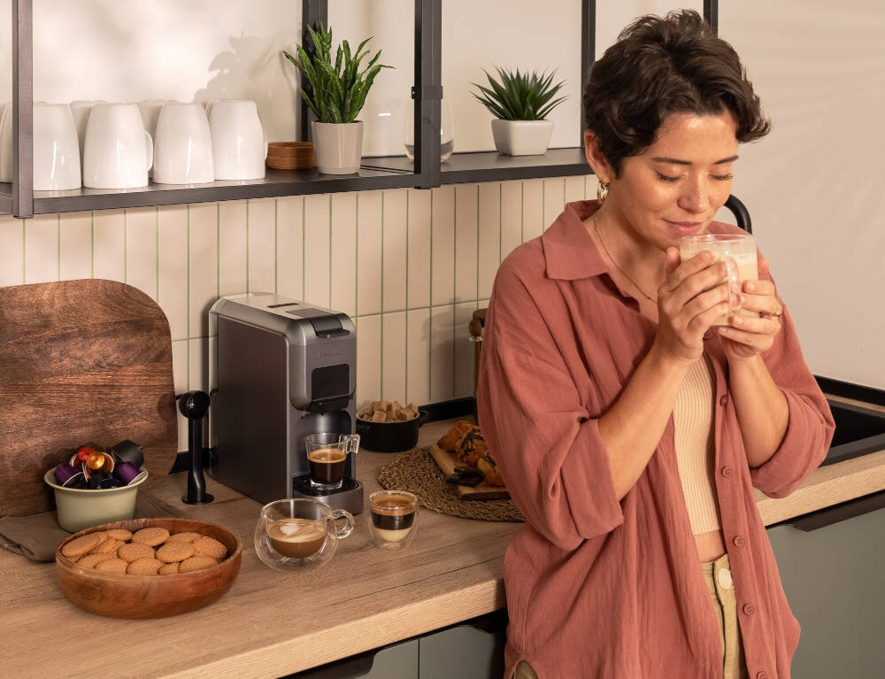 Ekspres CECOTEC Freestyle Compact wygląd design prezentacja wizualizacja Aromatyczna kawa każdego dnia