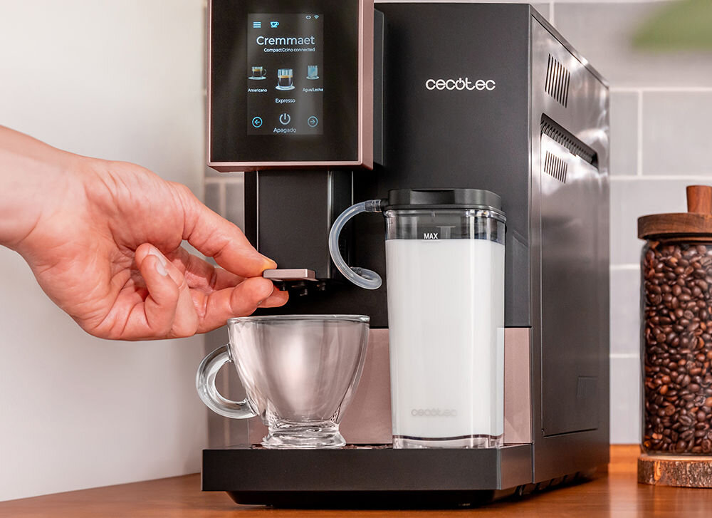 Ekspres CECOTEC Cremmaet Compactccino Connected Black Rose regulowany wylot kawy pełna swoboda dostosowanie wysokości wylotu ulubiona filiżanka kubek szklanka praktyczne rozwiązanie serwowana w odpowiedniej formie ulubiona kawa w ulubionym naczyniu przyjemność serwowania