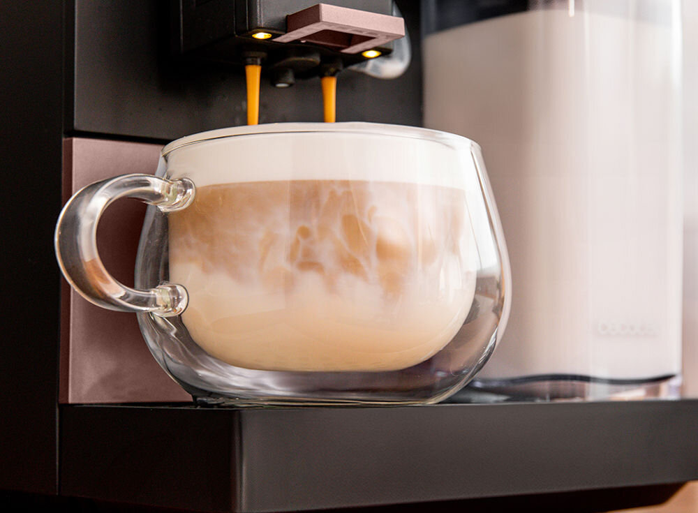 Ekspres CECOTEC Cremmaet Compactccino Connected Black Rose zbiornik pojemność 400 ml preferowany przepis spienienie mleka zaparzenie idealnej kawy idealne cappuccino