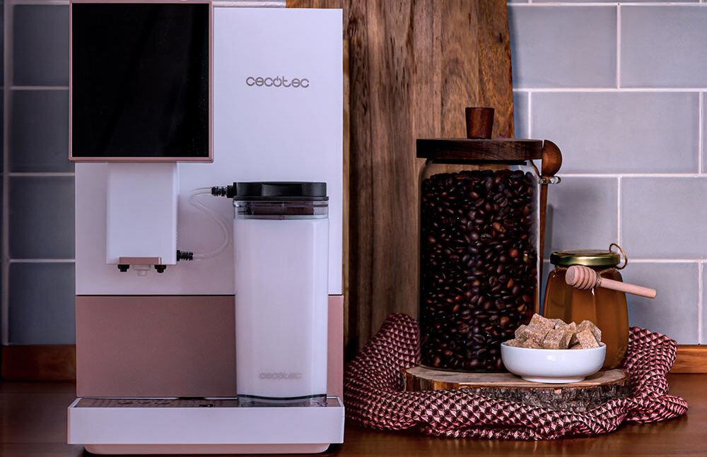 Ekspres CECOTEC Cremmaet Compactccino Connected White Rose pyszna kawa