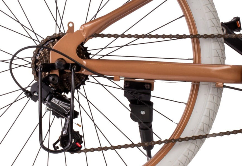 Rower młodzieżowy SUN BABY Verdant 24 cale dla chłopca Cappuccino zbliżenie na tylną przerzutkę 7 biegów obrotowa manetka Revoshift 7-Speed tylna przerzutka SHIMANO Tourney przerzutki SHIMANO dużą wytrzymałość sprawne działanie zmiana biegów płynna bezproblemowa