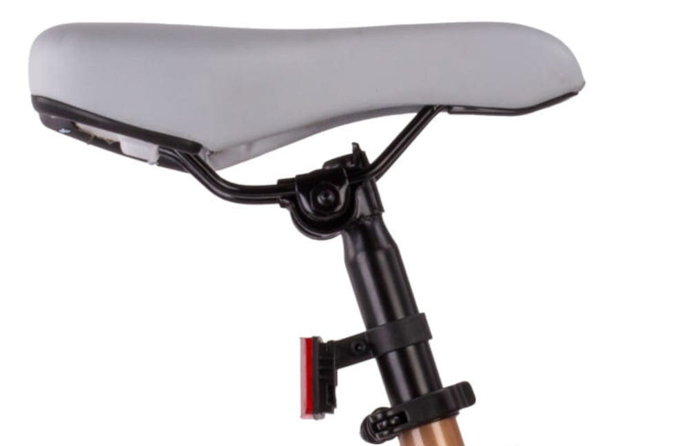 Rower młodzieżowy SUN BABY Verdant 24 cale dla chłopca Cappuccino zbliżenie na siodełko siodełko widoczne z boku zdjęcie na białym tle bezpieczna satysfakcjonująca aktywność wygodne siodełko poliuretanowe możliwość regulacji w zakresie od 70 do 87 cm optymalne dopasowanie wysokości