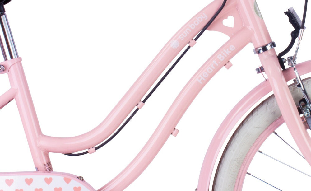 Rower dziecięcy SUN BABY Heart Bike 20 cali dla dziewczynki Różowy zbliżenie na stopkę zdjęcie na białym tle odpowiednio wyselekcjonowane materiały stalowa 11,5-calowa rama dostosowana do najmłodszych geometria ponadprzeciętna odporność na uszkodzenia mechaniczne i działanie czynników zewnętrznych wybór rozmiaru ramy Twój wzrost mierzony w zrelaksowanej pozycji typ roweru