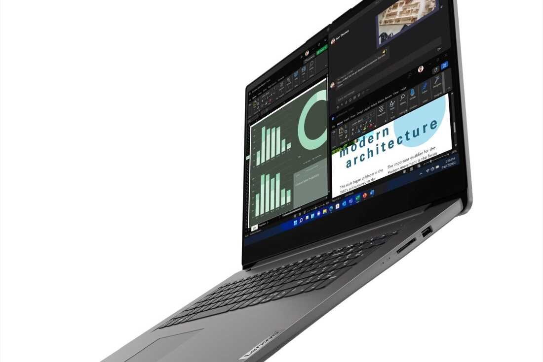 Otwarty laptop LENOVO V17 G4 z widocznym ekranem, prezentującym interfejs użytkownika. - Certyfikat TÜV Rheinland Low Blue Light 