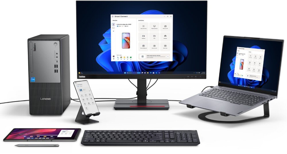 Komputer LENOVO ThinkCentre neo 50t Gen 5 Zestaw urządzeń elektronicznych ułożonych symetrycznie na białym tle, zawierający komputer stacjonarny w obudowie tower, monitor z otwartym oknem aplikacji 'Smart Connect', smartfon na podstawce, tablet z rysikiem, klawiaturę oraz laptop na podwyższeniu, funkcje, narzędzia