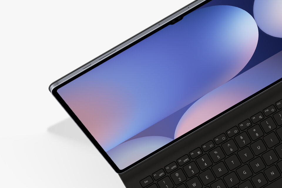 Zbliżenie na Galaxy Tab S10 z etui Book Cover Keyboard Slim, która podkreśla smukłą konstrukcję obudowy.