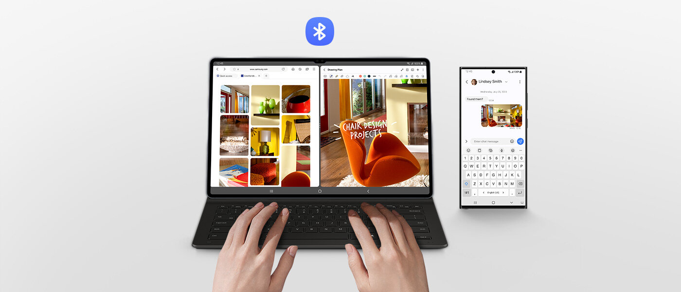 Osoba korzysta z Galaxy Tab S9 z etui Book Cover Keyboard Slim. Ekran podzielony jest na dwa okna z kilkoma wynikami wyszukiwania obrazów mebli domowych w sieci i jednym z edytowanych obrazów. Smartfon Galaxy z obrazem na ekranie podczas pisania liter za pomocą klawiatury okładki. Pokazane jest logo Bluetooth.