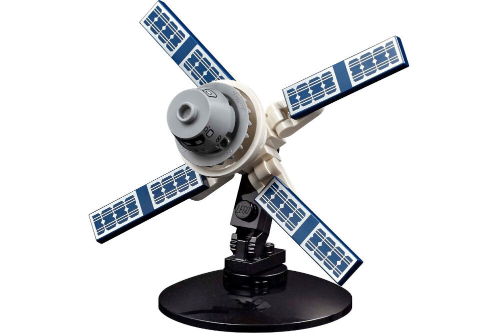 LEGO 10341 ICONS SLS Ракета НАСА Артеміда Оріон Капсула з сонячними панелями, що розгортаються