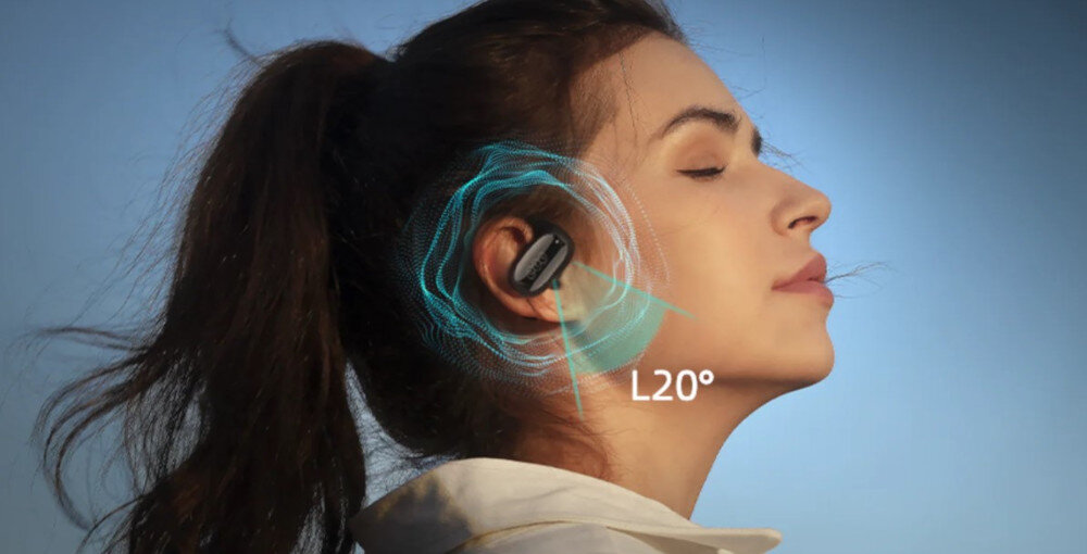 Słuchawki powietrzne QCY T30 Crossky GTR2 kierunkowy dźwięk bez wycieku 20 stopni, osoba z założonymi słuchawkami powietrznymi wsłuchana w muzykę