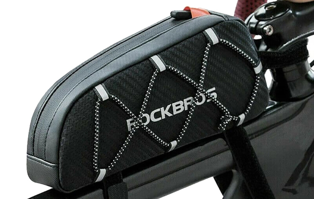 Torba rowerowa na ramę ROCKBROS 039BK  zdjęcie lifestyle Ochrona przed wilgocią Materiał z nylonu i TPU  Antypoślizgowy spód 