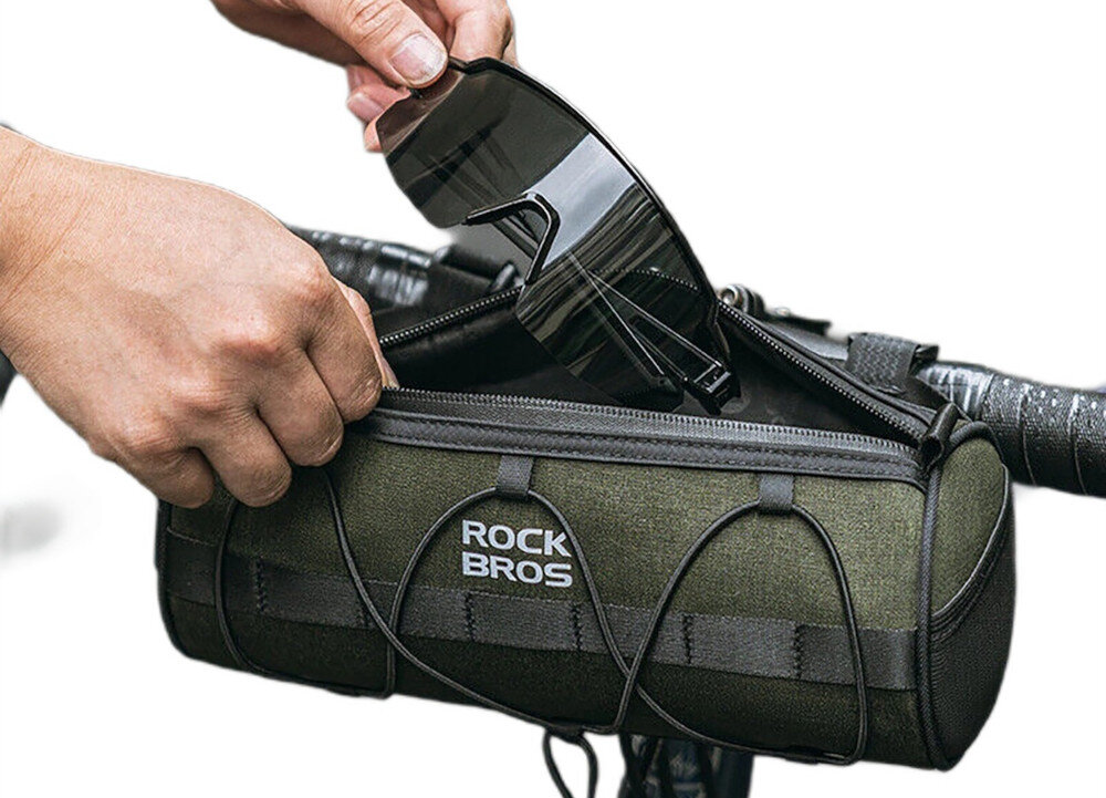 Torba rowerowa na kierownicę ROCKBROS 30110049001 zdjęcie lifestyle Miejsce na podręczne akcesoria pojemność
