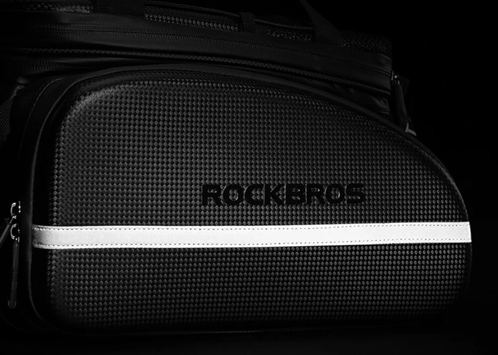 Torba rowerowa na bagażnik ROCKBROS A6-6 Czarny zdjęcie lifestyle Widoczność na drodze Elementy odblaskowe waga wymiary